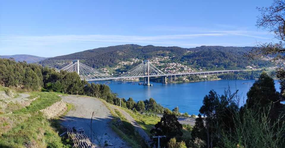 Vista del puente de Rande sobre la Ría de Vigo